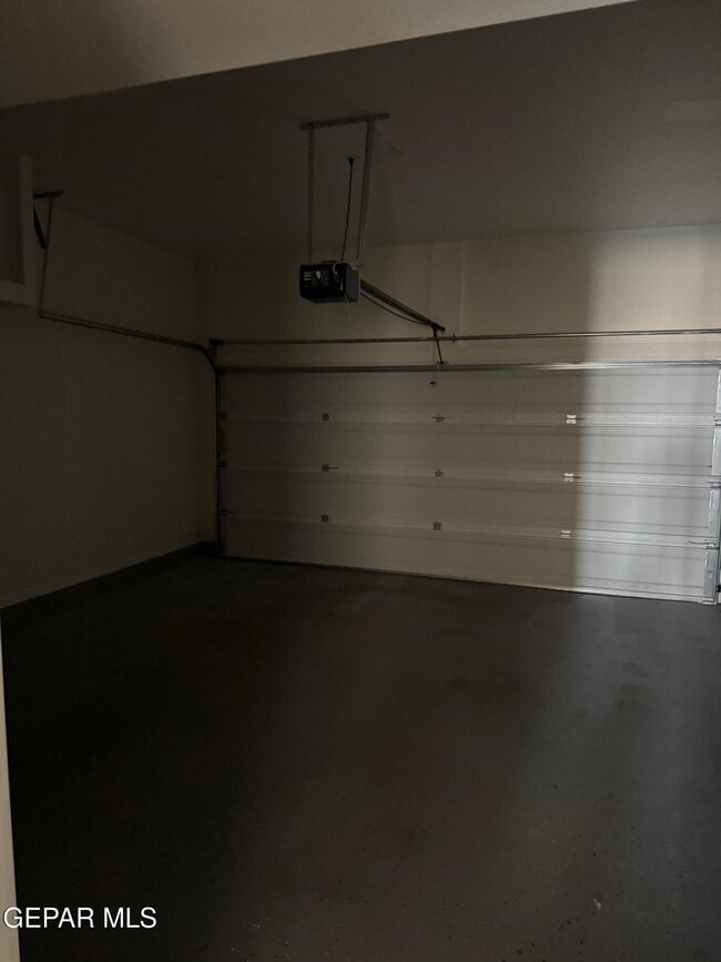 Building Photo - 229 Farnborough St