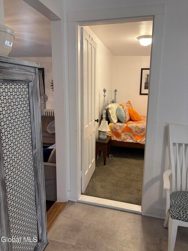 Building Photo - 20 Elm St