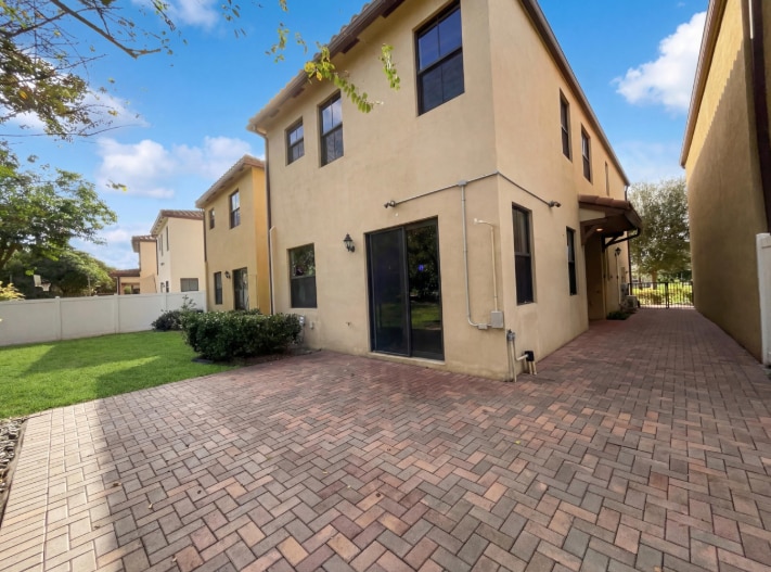 Building Photo - 4879 NW 55th St