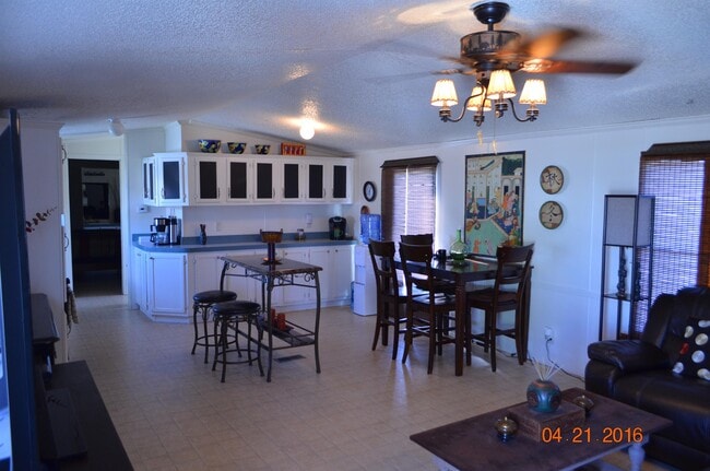 Building Photo - 1105 N Lamesa Rd