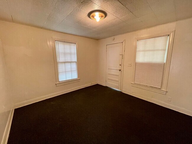Building Photo - 4143-4143 Ector Ave
