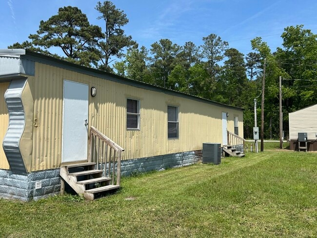 Primary Photo - 139 Hubert Blvd