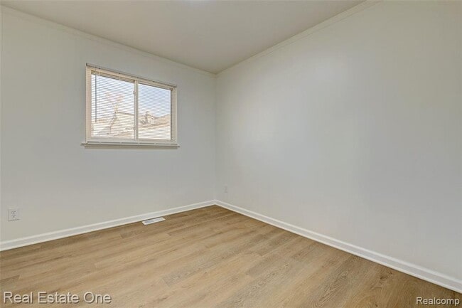 Building Photo - 1982 S Ortonville Rd