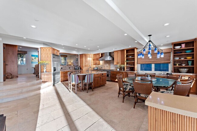 Building Photo - GORGEOUS CUSTOM BEACH HOME - Solimar Beach...