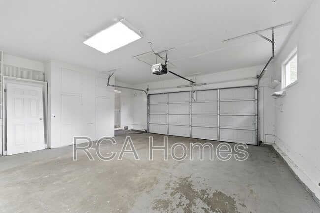Building Photo - 2292 W 67th St