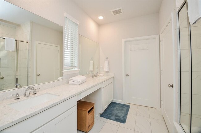 Building Photo - 28739 Tara Ridge Ct