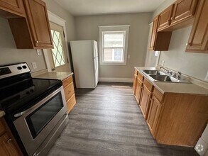 Building Photo - Recently Remodeled 4-Bedroom, 1.5-Bathroom...