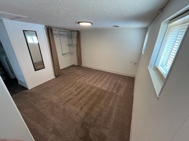 Building Photo - 11164 S Temple Dr