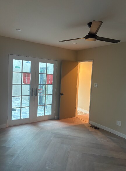 Building Photo - 3608 Wilshire Terrace