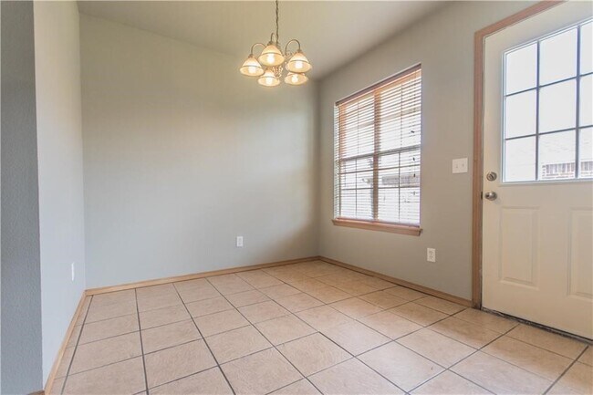 Building Photo - 2755 Carondolet St