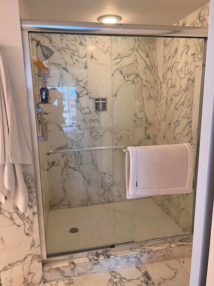 Building Photo - 5100 N Ocean Blvd
