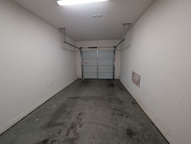 Building Photo - 4 Bedroom 2.5 Bathroom Gate Copper Canyon ...