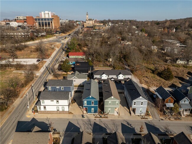 Building Photo - 146 E South St