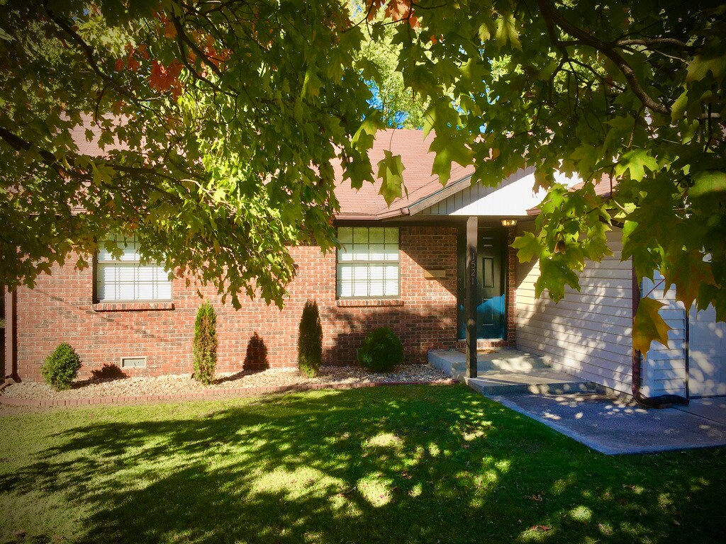 Building Photo - 1521 W 17th St