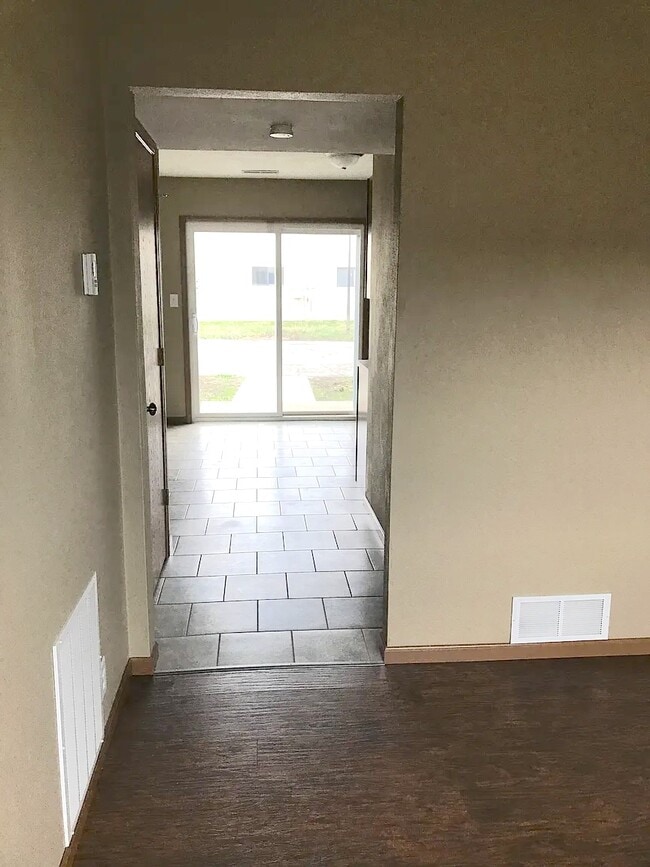 Building Photo - 18 Sarpy Rd