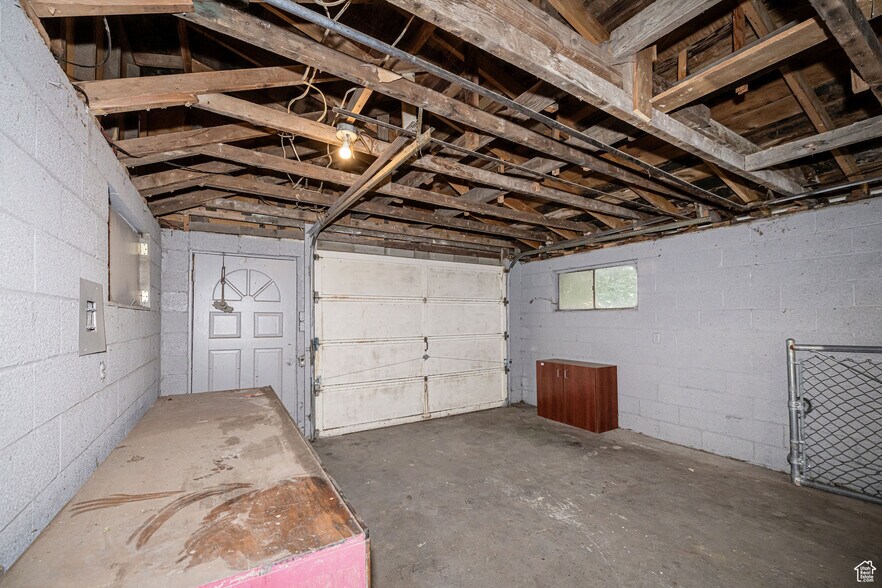 Building Photo - 561 Beverly Ave