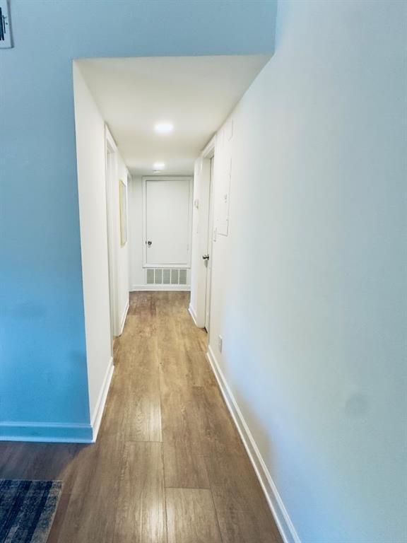Building Photo - 275 Winding River Dr