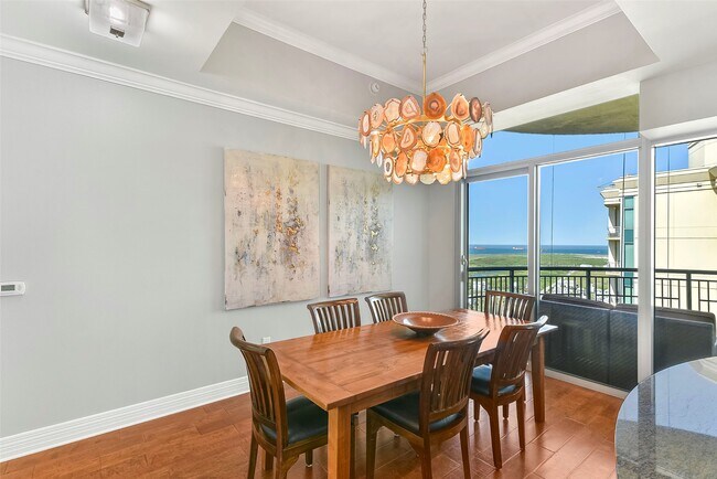 Building Photo - 801 E Beach Dr