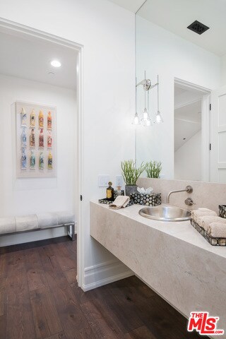 Building Photo - 10208 Century Woods Dr