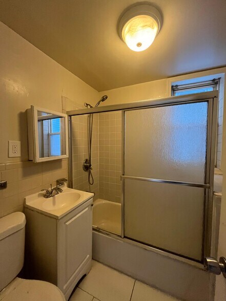 Building Photo - 67 W 53rd St