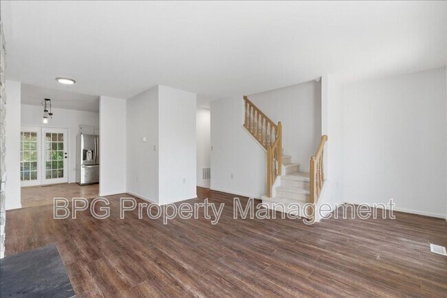 Building Photo - 522 Breckinridge Square SE