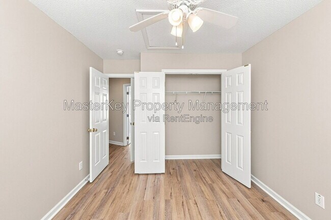 Building Photo - 201 Harvester Dr