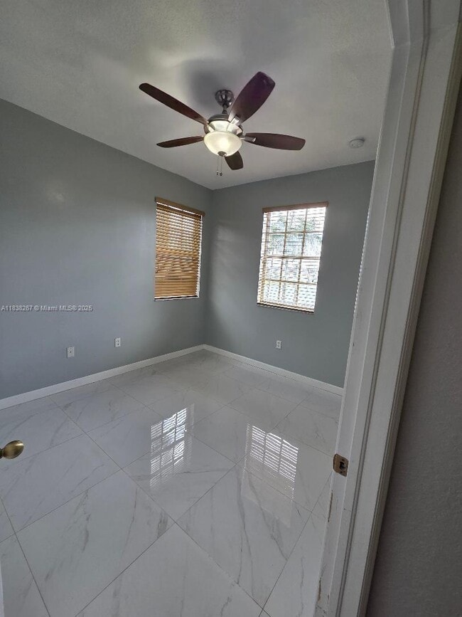 Building Photo - 928 SW 153rd Ct
