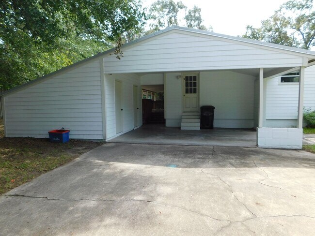 Building Photo - 507 NW 34th Ter