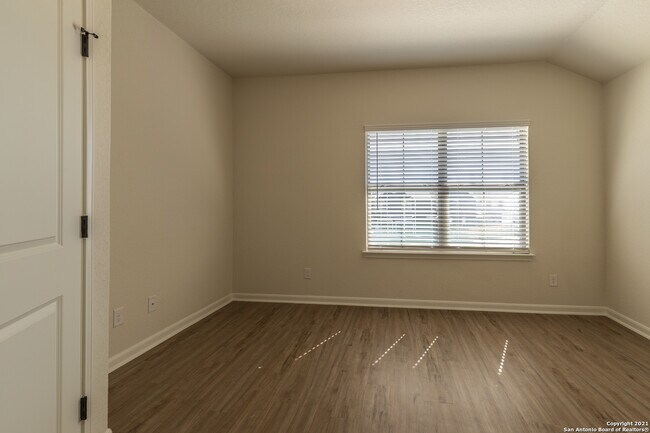 Building Photo - 10359 Lynwood Crk