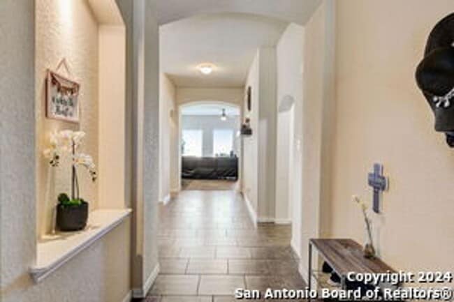 Building Photo - Super Nice Spacious Home with over 2600 sq ft in Parc at Escondido