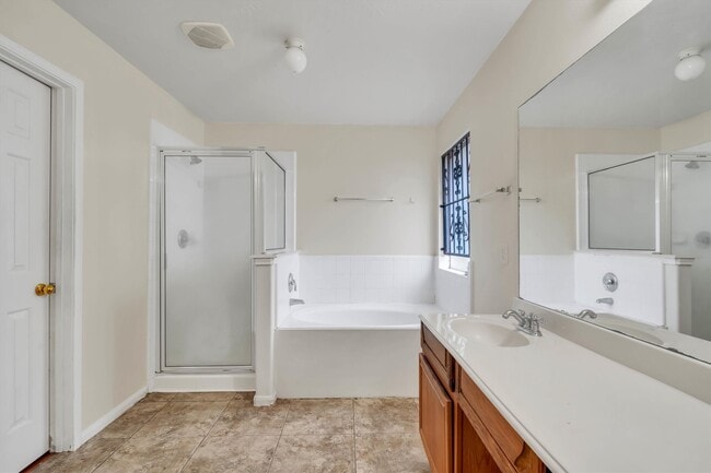 Building Photo - 14130 Magnus Ln