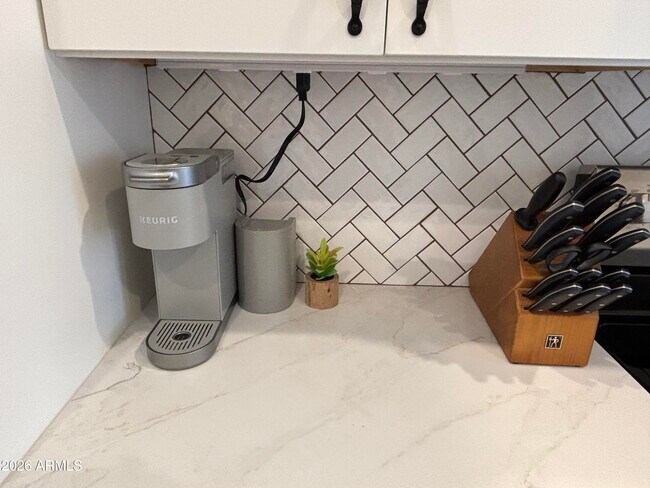 Building Photo - 2041 E Marquette Dr