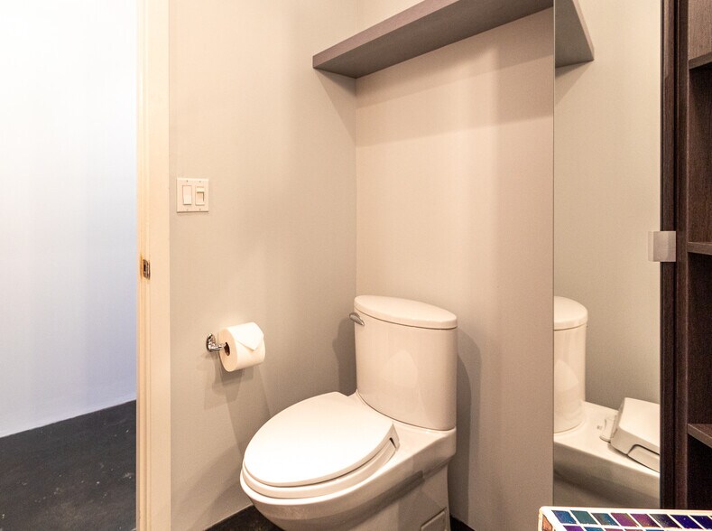 Building Photo - 2401 S 12th St