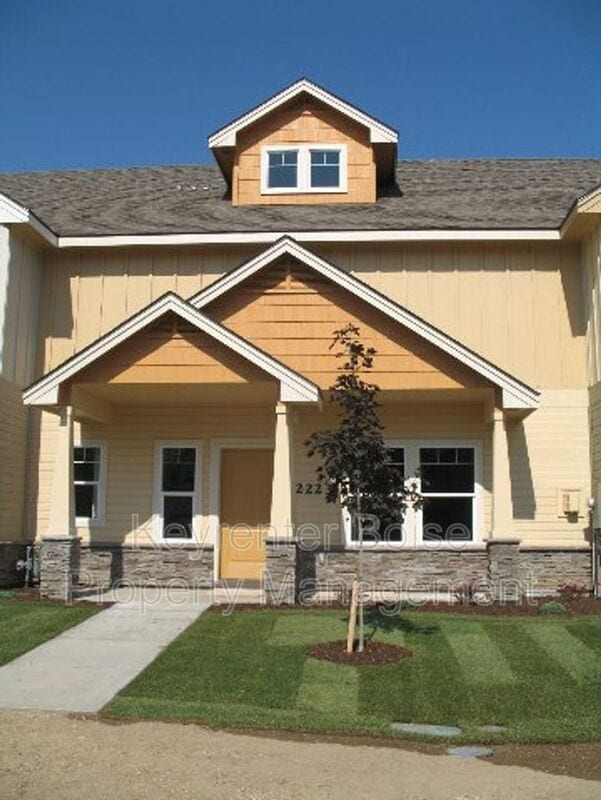 Building Photo - 2223 S Dorothy Ave