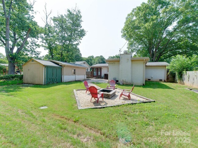 Building Photo - 3921 Sheffield Dr