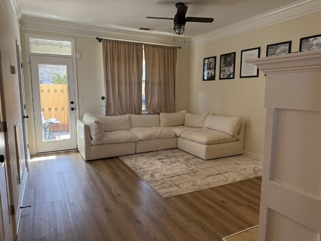 Building Photo - FANTASTIC LOCATION!! 2BR/2.5BA Townhouse in Historic Waverly area!