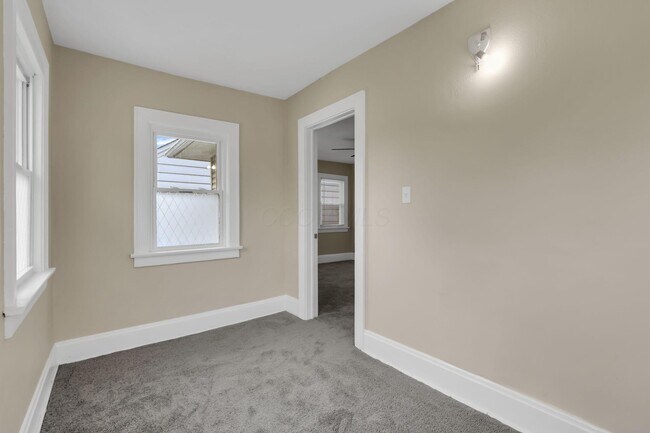 Building Photo - 418 Townsend Ave