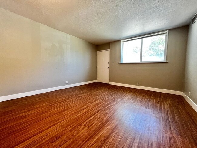 Interior Photo - NShields632 (KC-LN-KB)