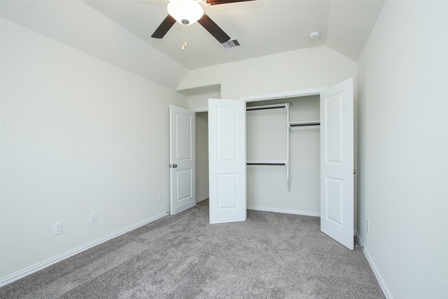 Building Photo - 15230 Kickapoo Cavern Dr