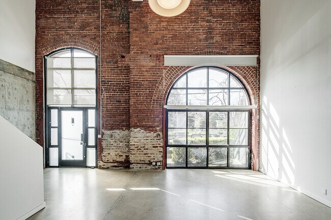 Building Photo - 701 Minnesota St