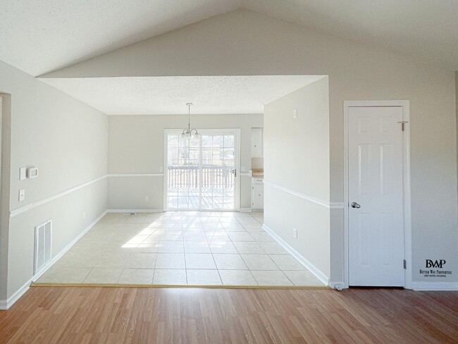 Building Photo - 400 Ferncliffe Rd