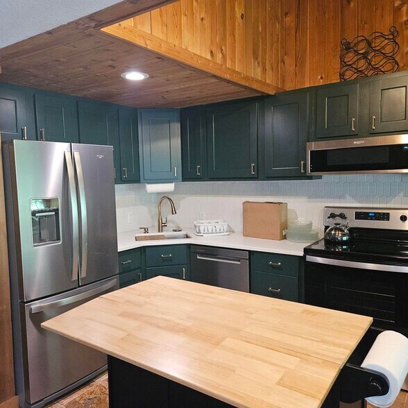 Building Photo - 10 Kernwood Dr