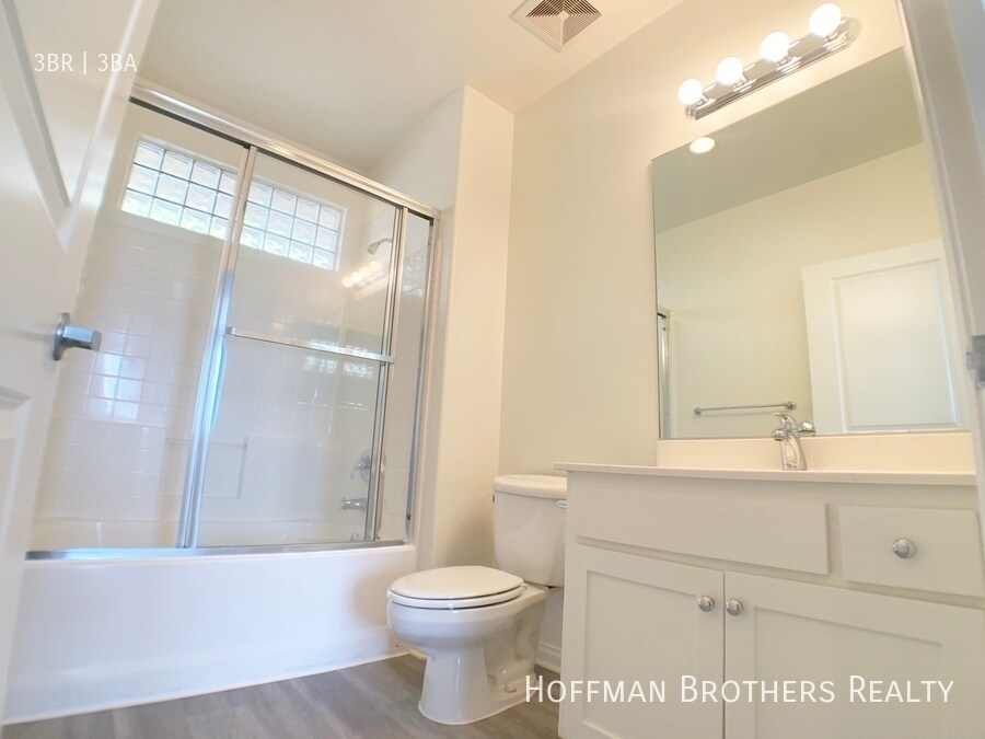 Building Photo - 7395 W Manchester Ave