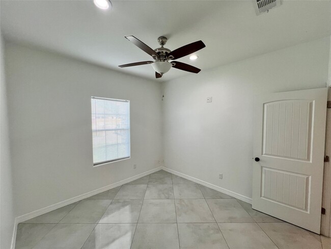 Building Photo - 8575 TX-105