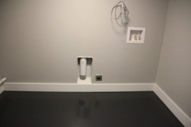 Building Photo - 2 Bed / 1 Bath Near Crieve Hall - McMurray...