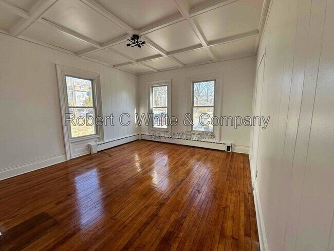 Building Photo - 16 Spaulding St