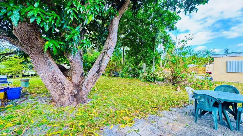 Building Photo - 347 Flagler Blvd