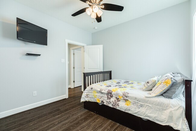 Building Photo - 12940 John Reynolds Rd