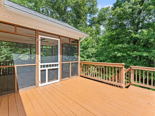 Building Photo - 5701 Hereld Green Dr