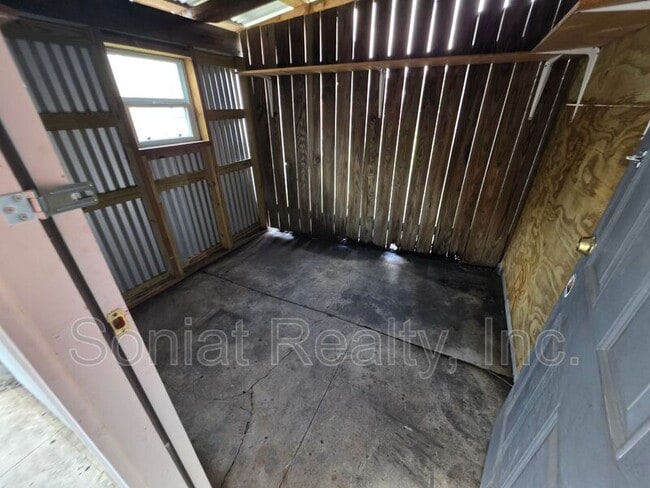 Building Photo - 516 S Genois St